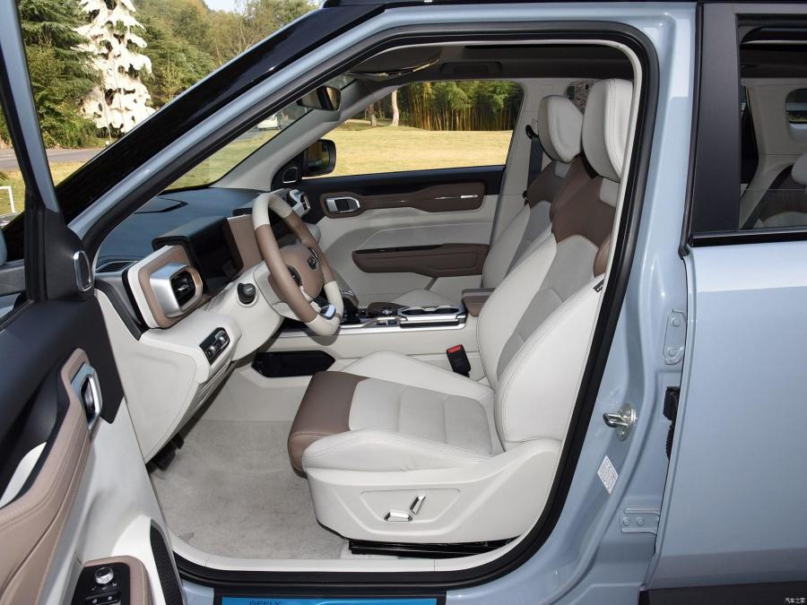 Интерьер Geely Icon (SX12) 2019 года  (фото 29 из 78)